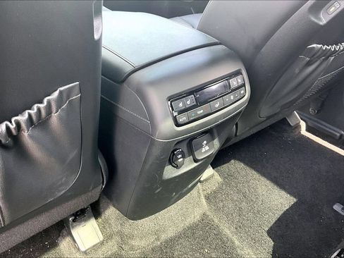 Used 2024 Hyundai Palisade Calligraphy FWD image 10