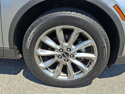 Used 2022 Lincoln Corsair AWD w/ Premium Package image 8