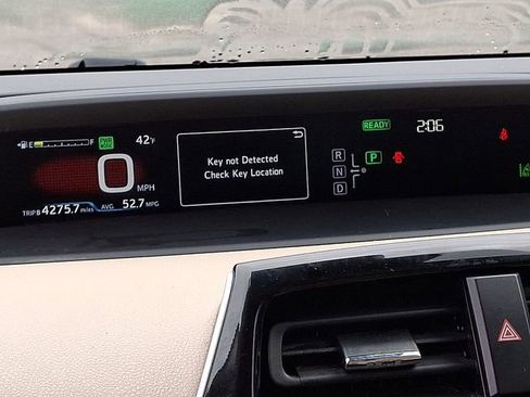 Used 2017 Toyota Prius Two image 22