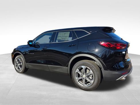 New 2025 Chevrolet Blazer LT w/ Driver Confidence Package FWD image 4