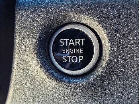 Certified 2025 Nissan Frontier PRO-4X image 19