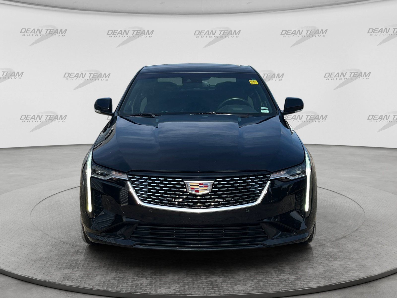 Used 2026 Cadillac CT4 Premium Luxury RWD image 2