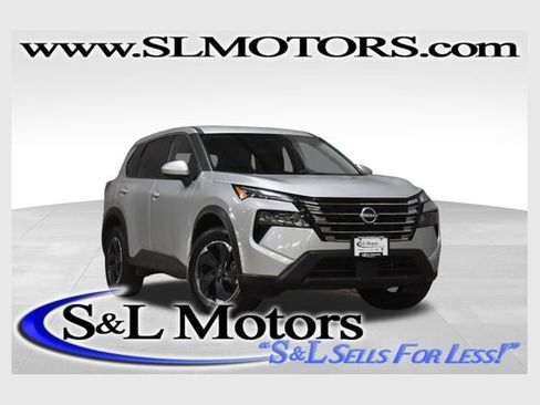 Used 2025 Nissan Rogue SV image 1