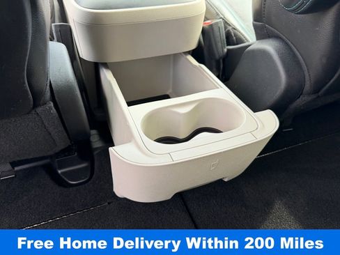 Used 2021 Chrysler Pacifica Touring-L w/ Uconnect Theater Family Group image 36