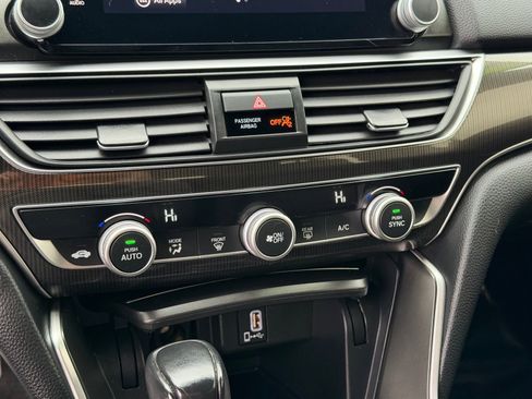 Used 2018 Honda Accord Sport image 21