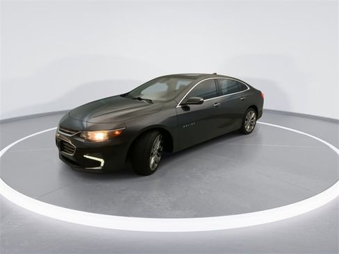 Used 2017 Chevrolet Malibu Premier w/ Premier Sun and Wheel Package image 8