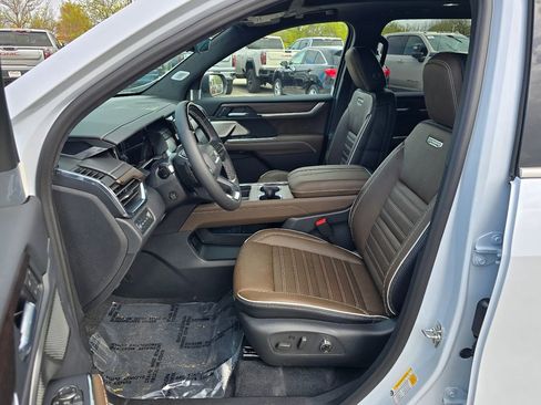 New 2026 GMC Acadia Denali Ultimate AWD/4WD image 14