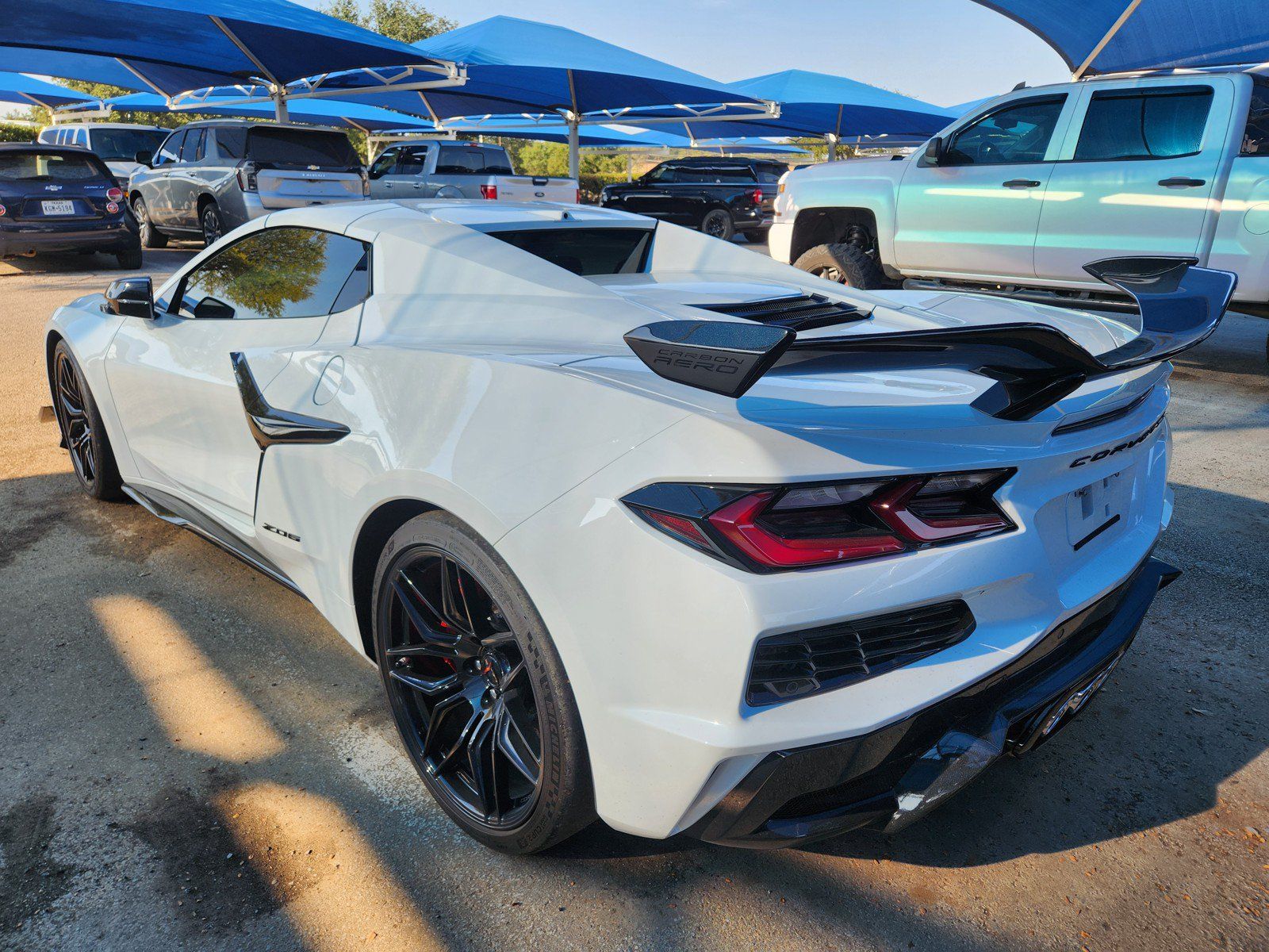 Used 2023 Chevrolet Corvette Z06 w/ Z07 Performance Package RWD image 3