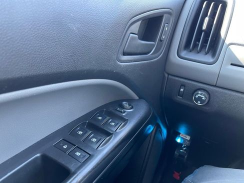 Used 2018 Chevrolet Colorado W/T w/ WT Convenience Package image 11