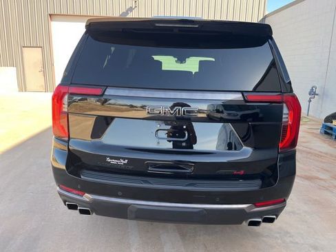 Used 2025 GMC Yukon XL AT4 Ultimate w/ LPO, AT4 Appearance Package image 5