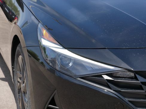 Used 2023 Hyundai Elantra SEL FWD image 16