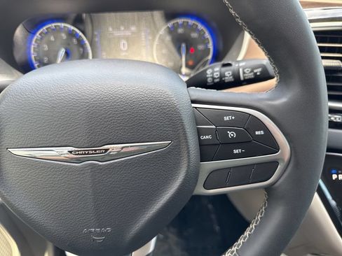 Used 2023 Chrysler Voyager LX FWD image 30