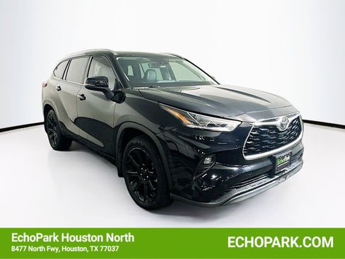 Used 2022 Toyota Highlander Limited FWD image 1