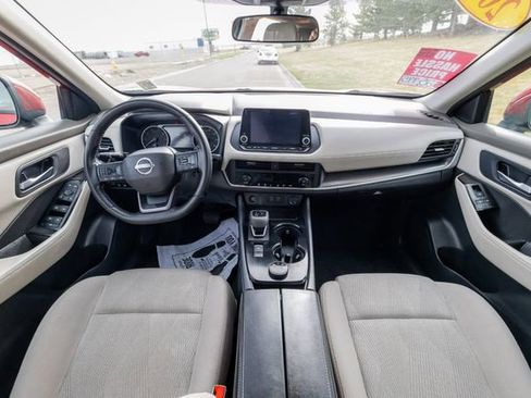 Used 2025 Nissan Rogue SV AWD/4WD image 18