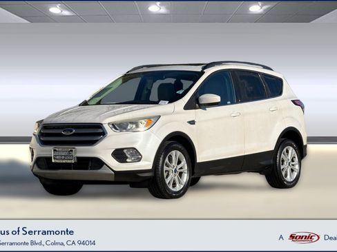 Used 2017 Ford Escape SE w/ SE Leather Comfort Package image 1