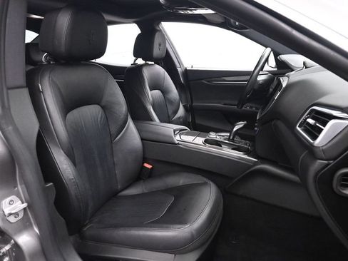 Used 2021 Maserati Ghibli S RWD image 22
