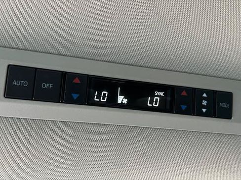 Certified 2025 Toyota Sienna XLE FWD image 14