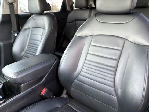 Used 2023 Kia Sportage SX image 18