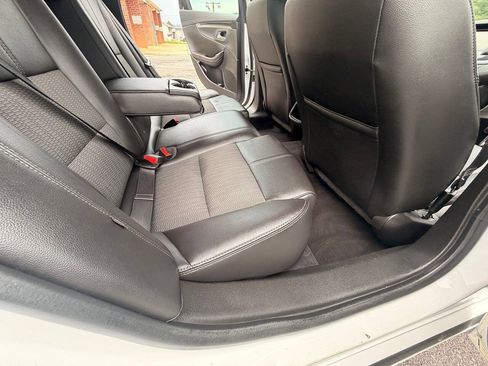 Used 2018 Chevrolet Impala LT FWD image 19