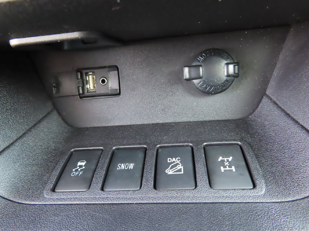 Used 2016 Toyota Highlander Plus AWD/4WD image 8