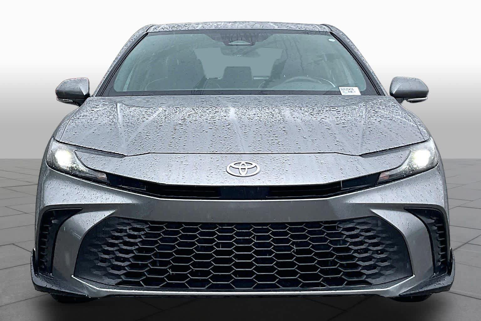 Used 2025 Toyota Camry SE w/ Convenience Package AWD/4WD image 4