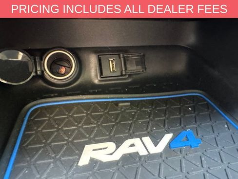 Used 2021 Toyota RAV4 XLE w/ Convenience Package AWD/4WD image 6