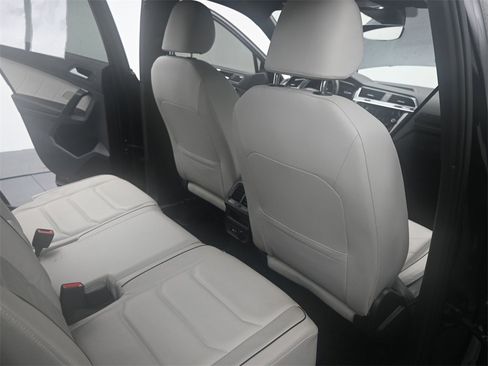 Used 2021 Volkswagen Tiguan SEL Premium R-Line image 19