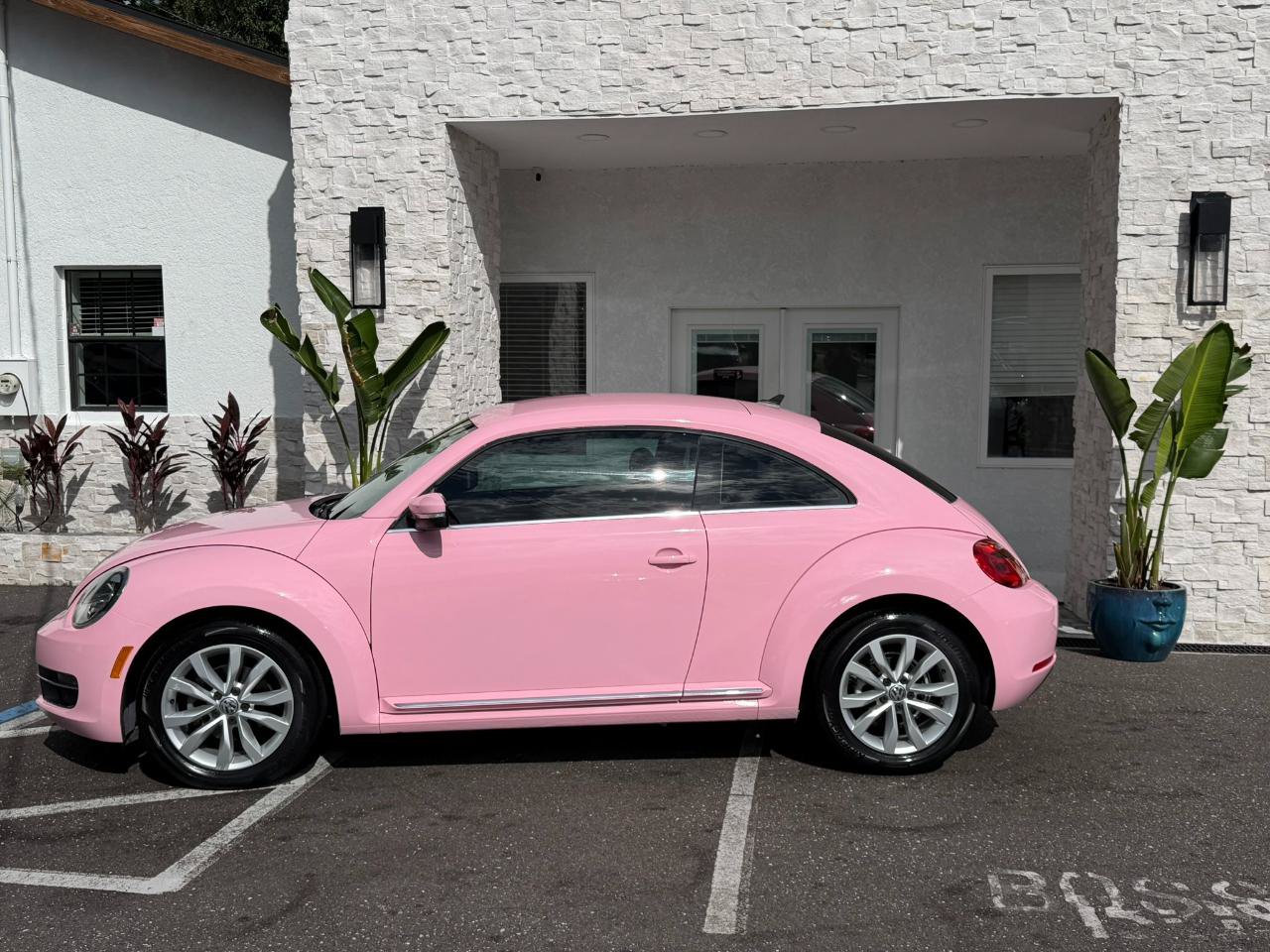 Used 2014 Volkswagen Beetle TDI FWD image 2