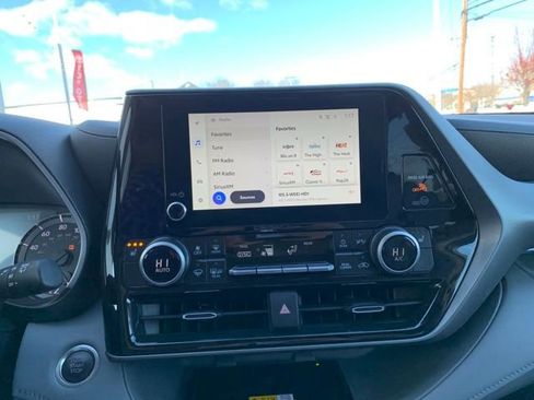 Certified 2025 Toyota Highlander XLE image 21