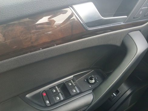 Used 2018 Audi Q5 Prestige w/ Prestige Package image 21