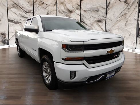 Used 2018 Chevrolet Silverado 1500 LT w/ All Star Edition AWD/4WD image 4