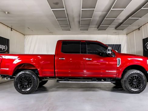 Used 2019 Ford F250 XLT w/ XLT Premium Package AWD/4WD image 5