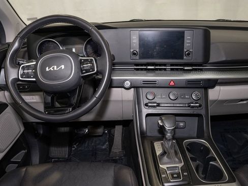 Certified 2024 Kia Carnival LX image 2