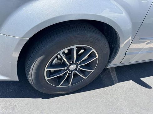 Used 2017 Dodge Grand Caravan GT FWD image 4