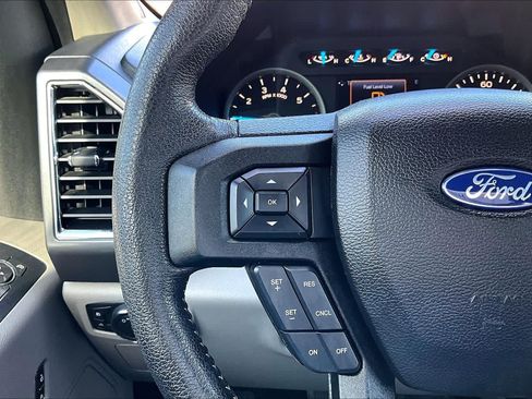 Used 2016 Ford F150 XLT w/ Equipment Group 302A Luxury AWD/4WD image 24