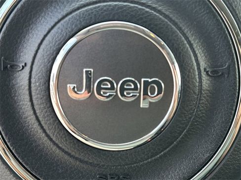 Used 2018 Jeep Compass Latitude w/ Cold Weather Group image 22