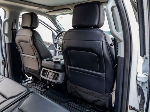 Used 2024 Ford F350 Lariat w/ Lariat Ultimate Package image 33