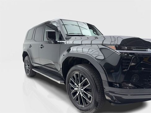 Used 2026 Lexus GX 550 image 2
