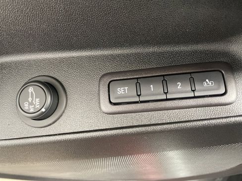 Used 2020 Chevrolet Equinox Premier image 22