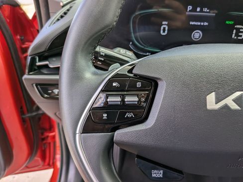 Certified 2023 Kia Niro EX FWD image 30