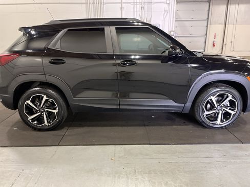 Certified 2023 Chevrolet TrailBlazer RS w/ Sun and Liftgate Package AWD/4WD image 5