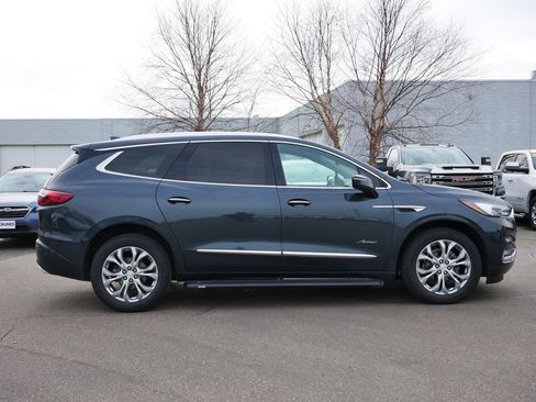 Used 2021 Buick Enclave Avenir w/ Avenir Technology Package AWD/4WD image 10