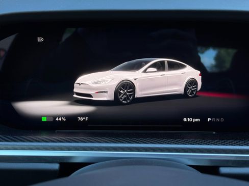 Used 2021 Tesla Model S Plaid image 17