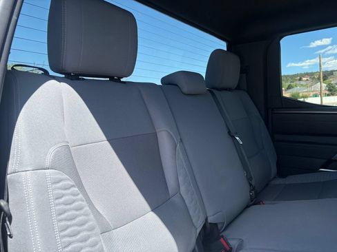 Used 2025 Toyota Tundra SR5 w/ SR5 Convenience Package AWD/4WD image 15