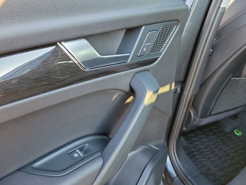 Used 2018 Audi Q5 2.0T Premium Plus w/ Premium Plus Package image 14