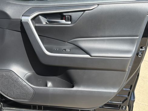 Used 2024 Toyota RAV4 XLE FWD image 14
