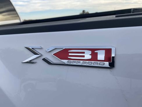 Used 2025 GMC Sierra 2500 SLT image 31