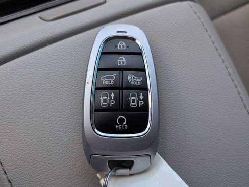 Used 2023 Hyundai Tucson Limited image 32