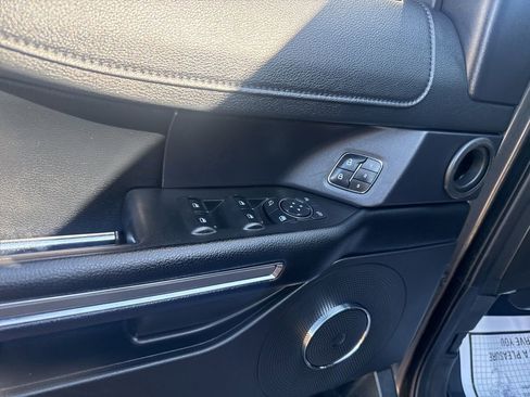 Used 2021 Ford Expedition XLT image 12