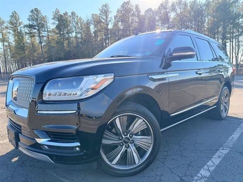 Used 2018 Lincoln Navigator Reserve w/ Technology Package AWD/4WD image 2